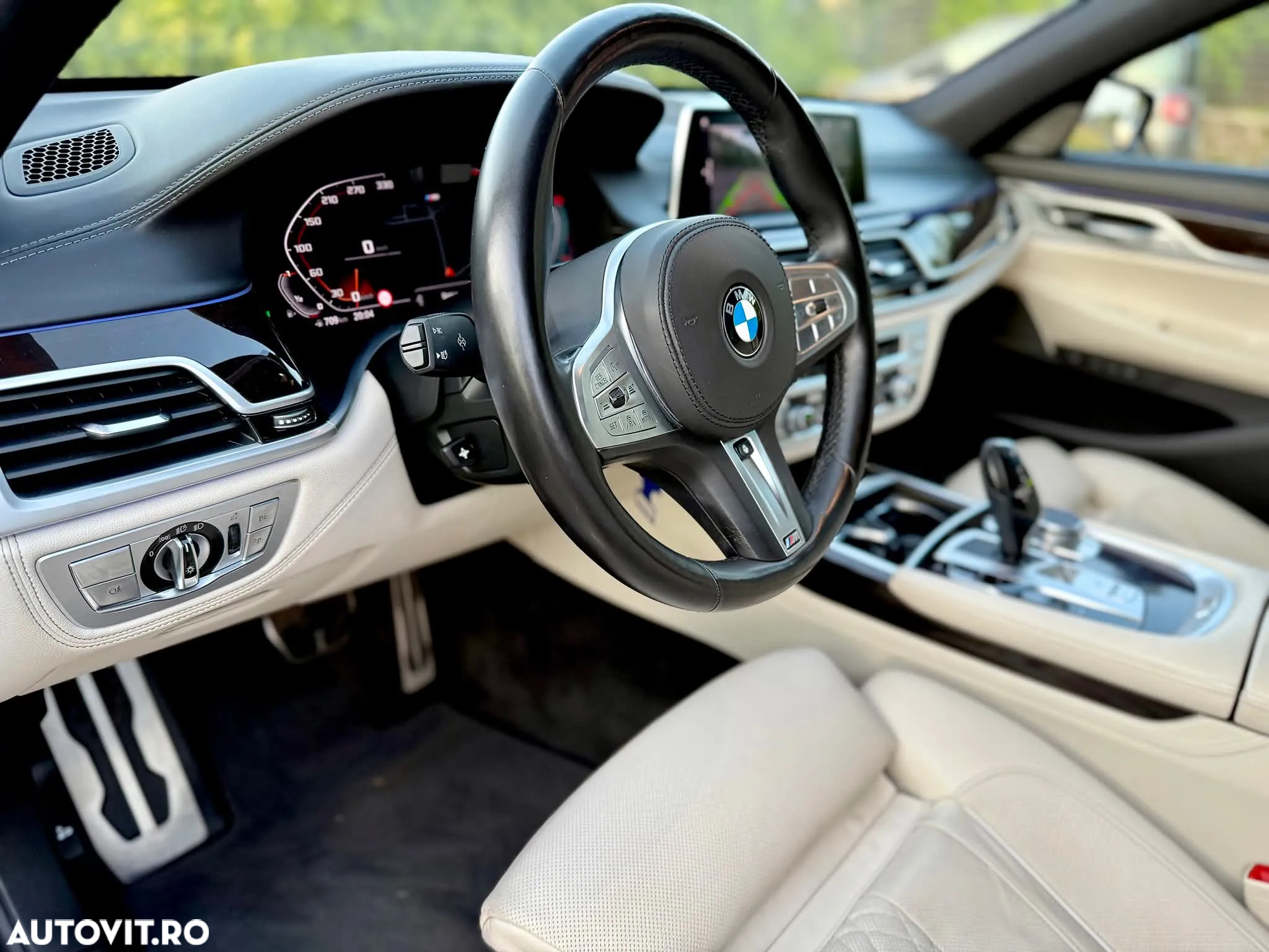 BMW Seria 7 750Li xDrive - 13