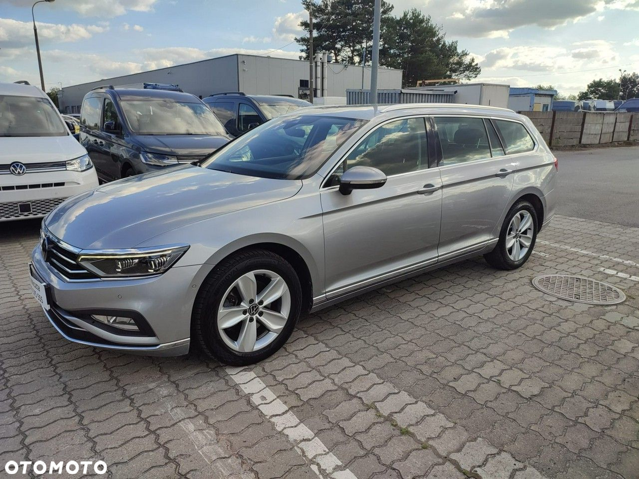 Volkswagen Passat - 32
