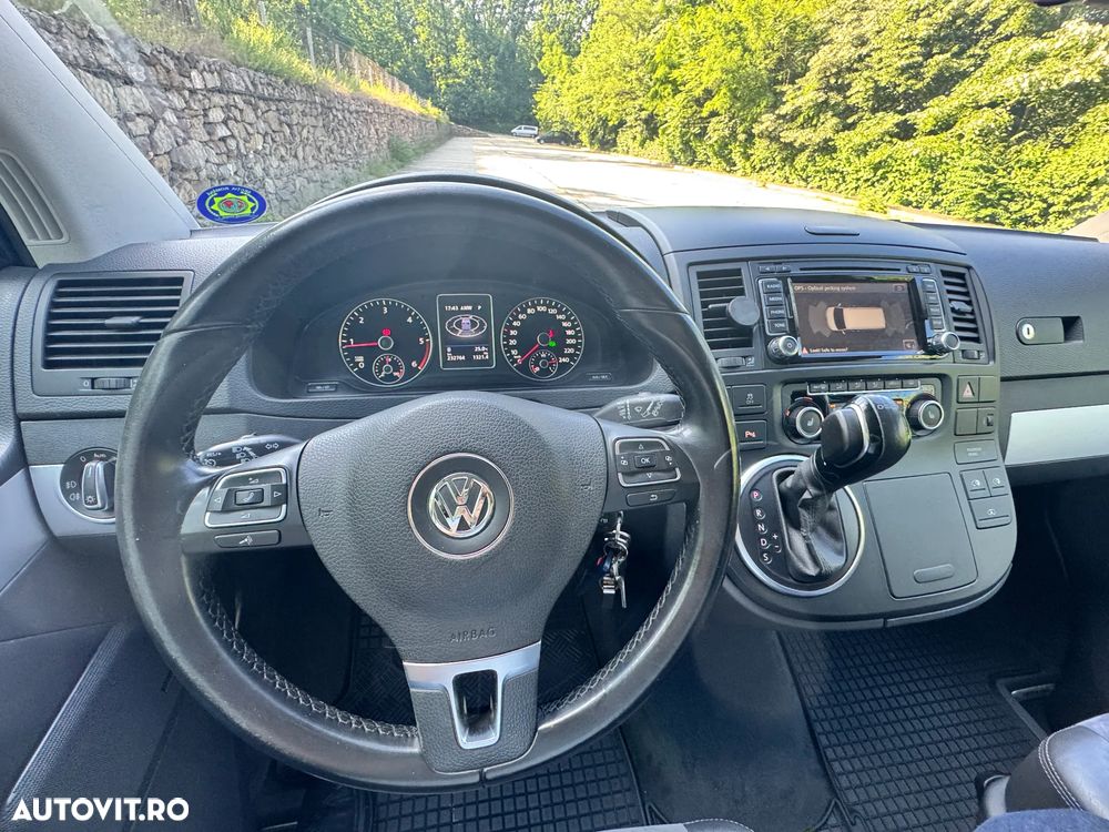Volkswagen Multivan - 12