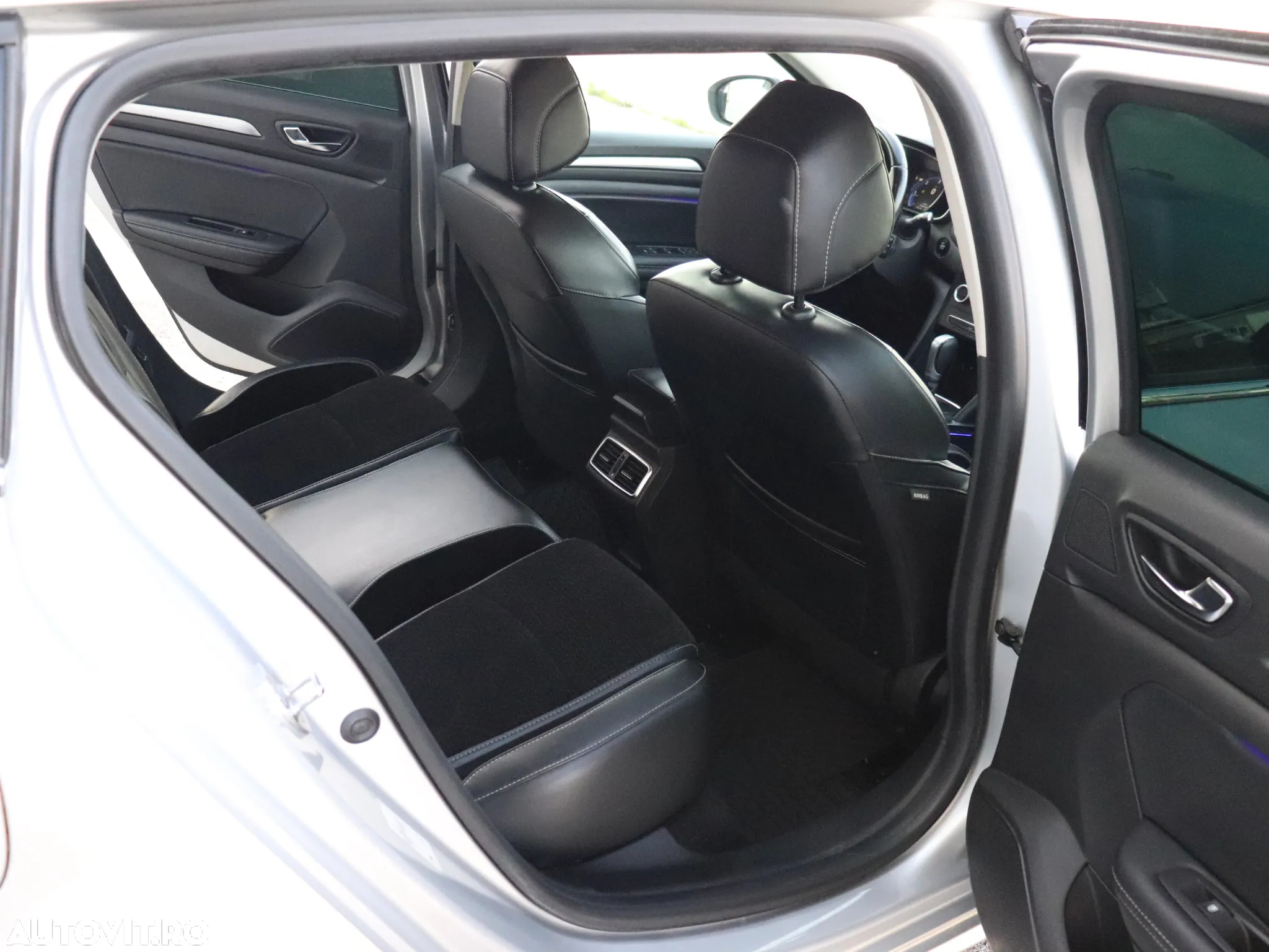 Renault Megane ENERGY dCi 110 EDC INTENS - 22