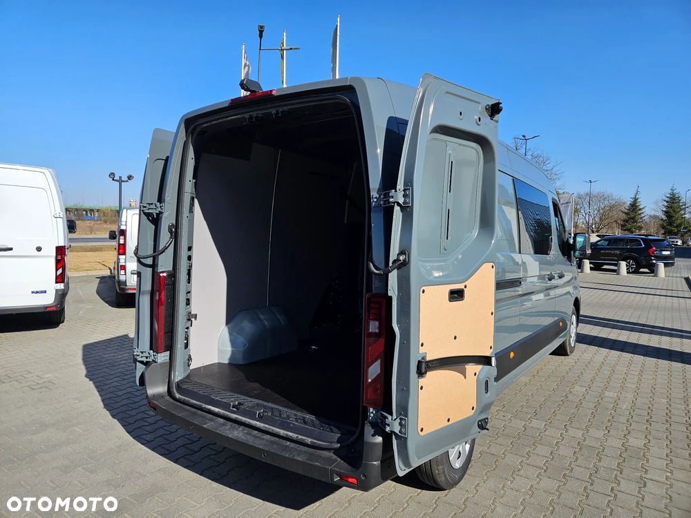 Renault nowy Master brygadówka Gruau L3H2 170KM - 9