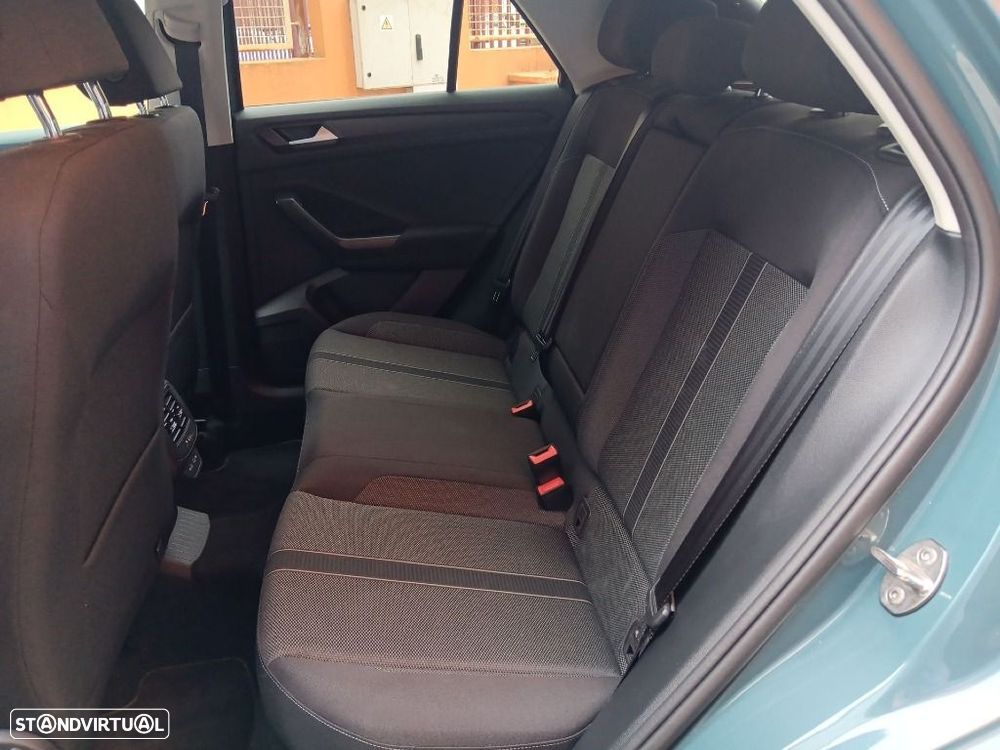VW T-Roc 1.5 TSI Urban DSG - 32