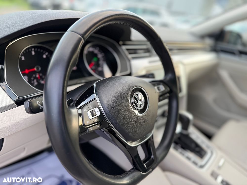 Volkswagen Passat 2.0 TDI (BlueMotion Technology) DSG Highline - 30