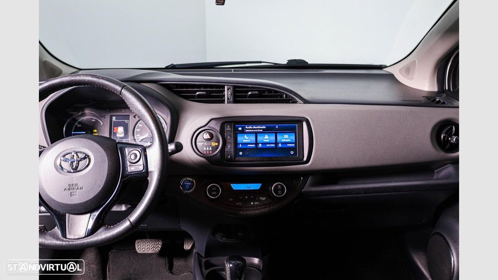 Toyota Yaris — fotografia 13