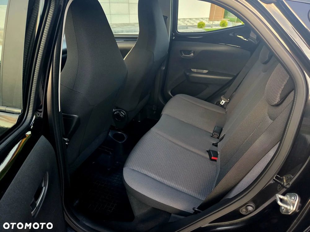 Toyota Aygo x.shift x-play connect - 21