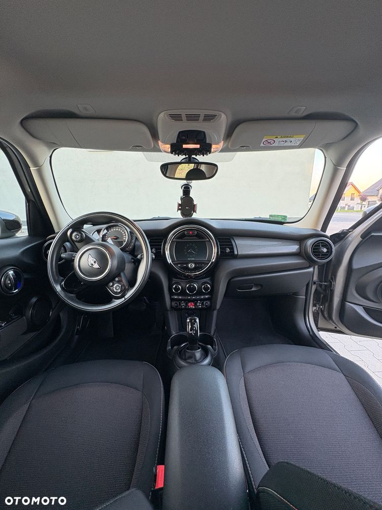MINI Cooper Standard - 13