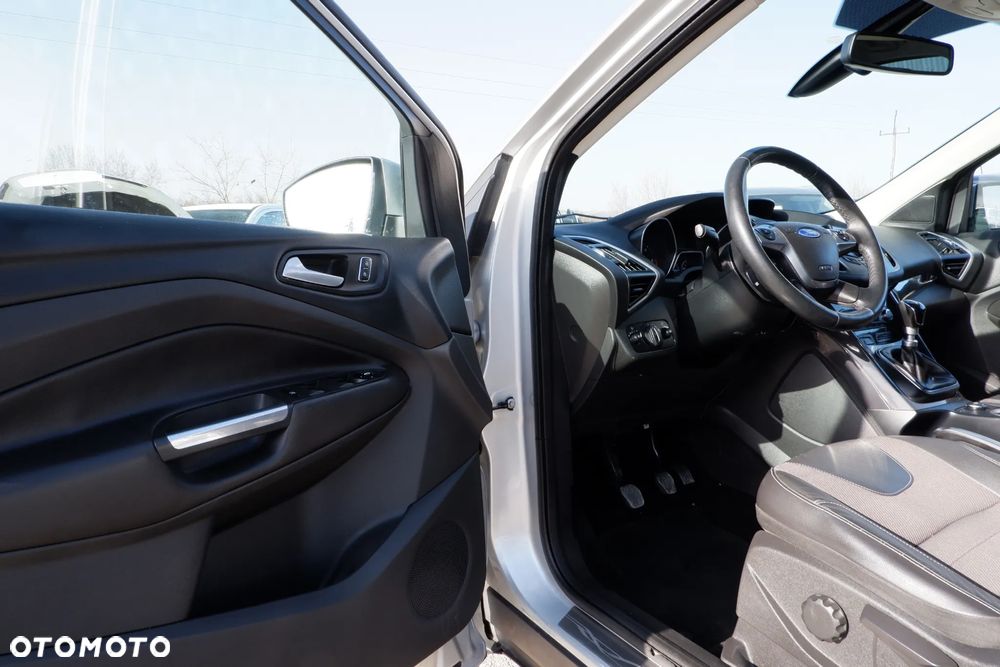 Ford Kuga 2.0 TDCi 4WD Titanium - 25