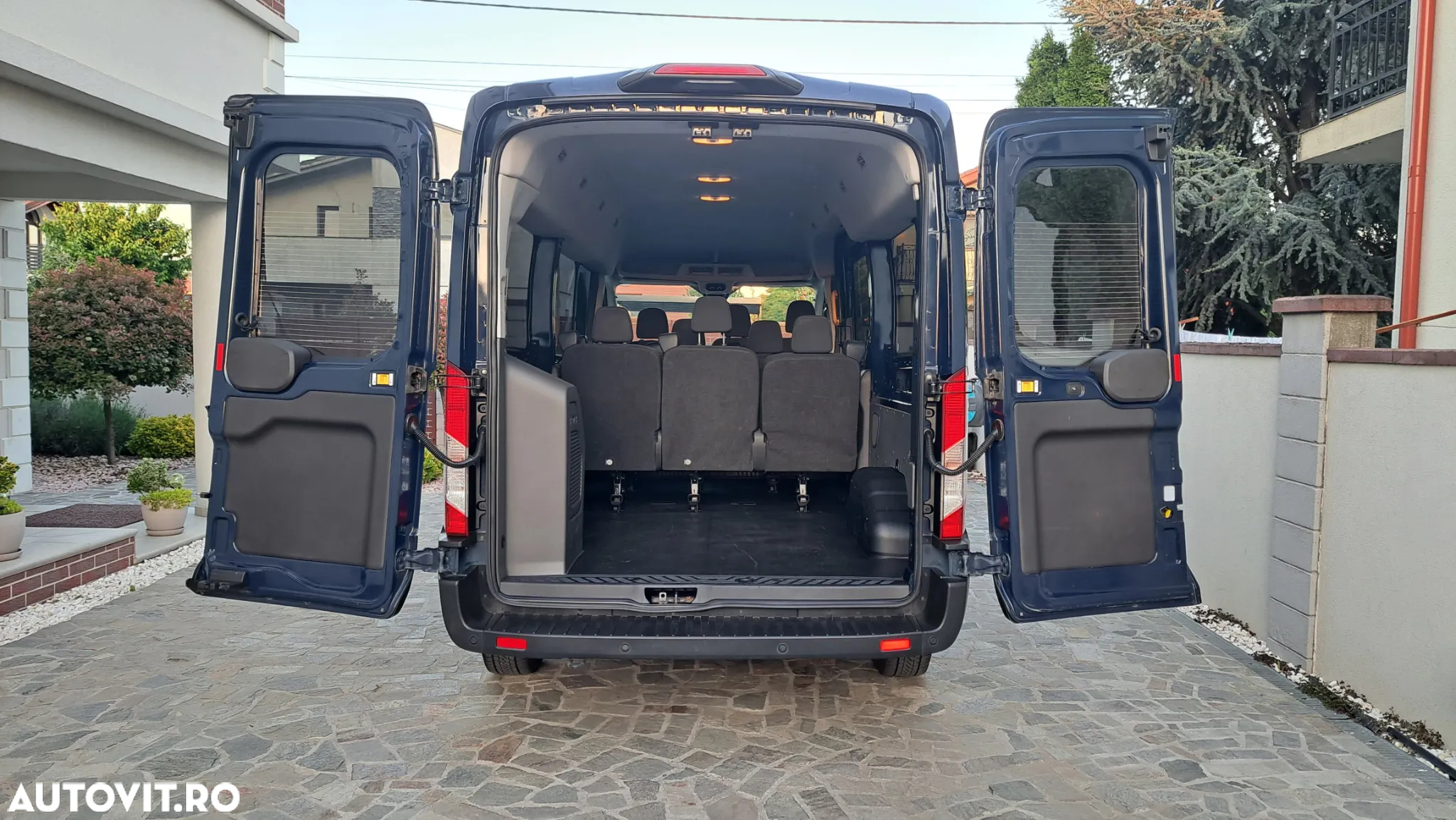 Ford Transit 350 2.0 EcoBlue 170 CP L3H2 Kombi FWD Trend - 11