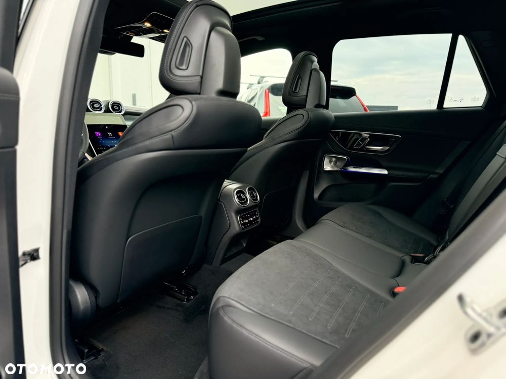 Mercedes-Benz GLC - 24