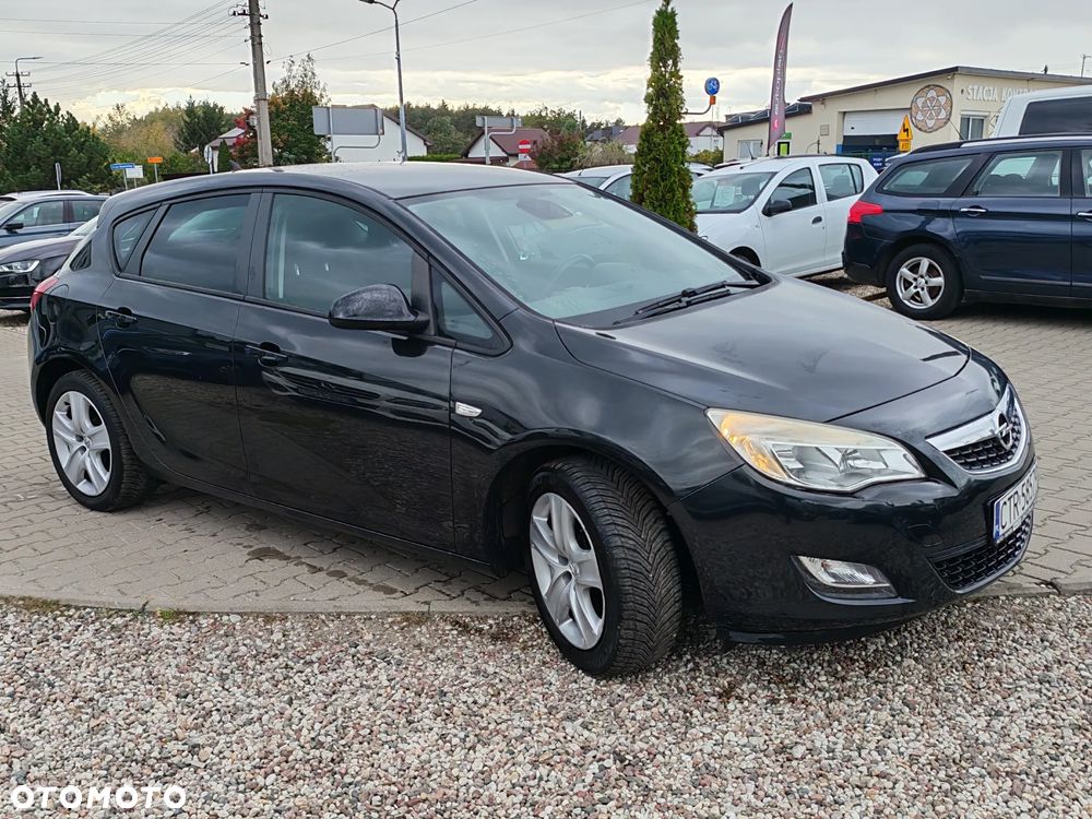 Opel Astra 2011