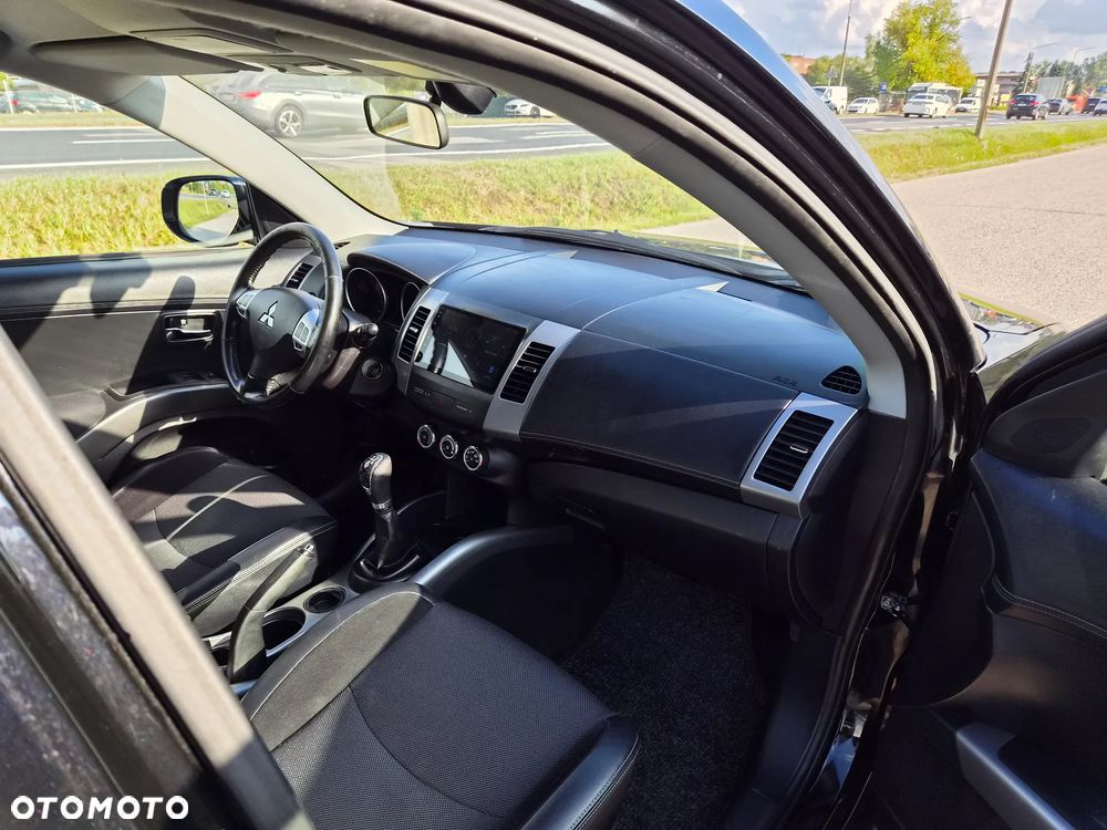 Mitsubishi Outlander 2.0 2WD Invite - 12