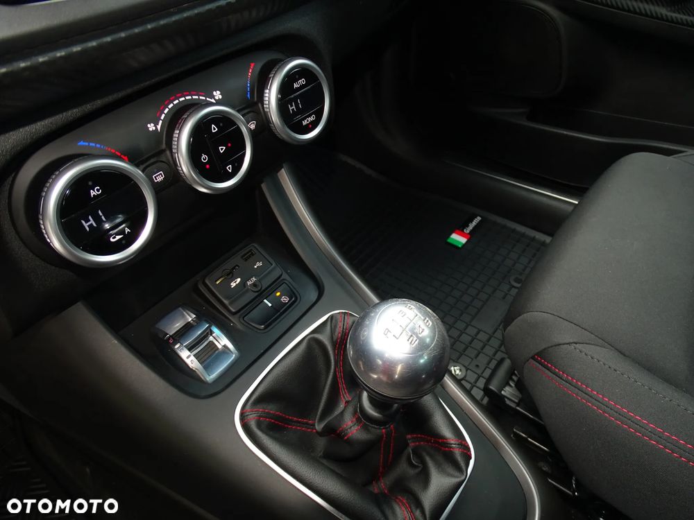 Alfa Romeo Giulietta 2.0 JTDM 16V Sport - 16