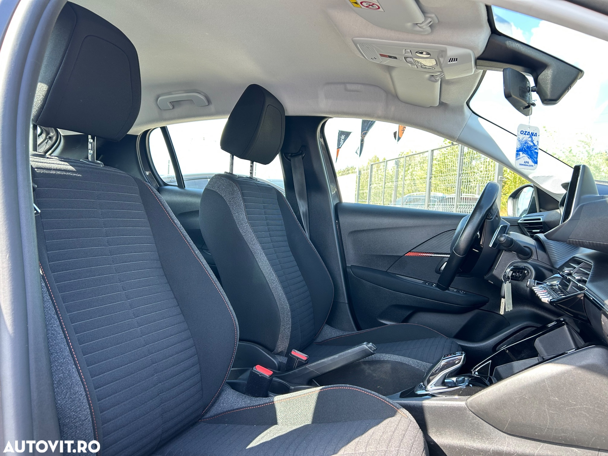 Peugeot 208 1.2 L PureTech STT EAT8 Active Pack - 10