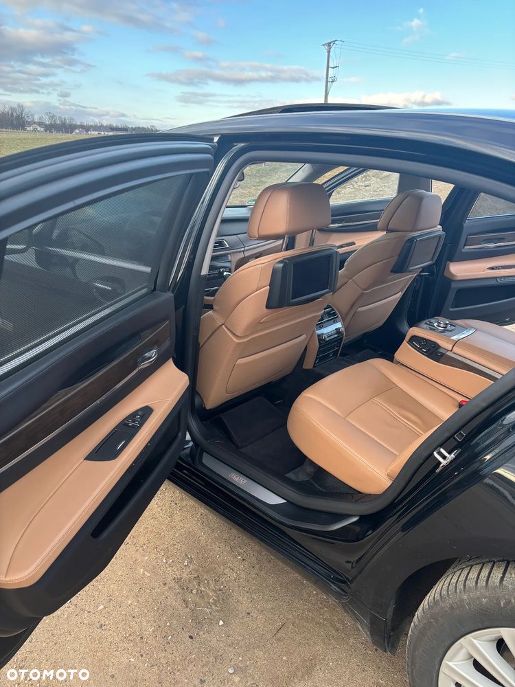 BMW Seria 7 - 21