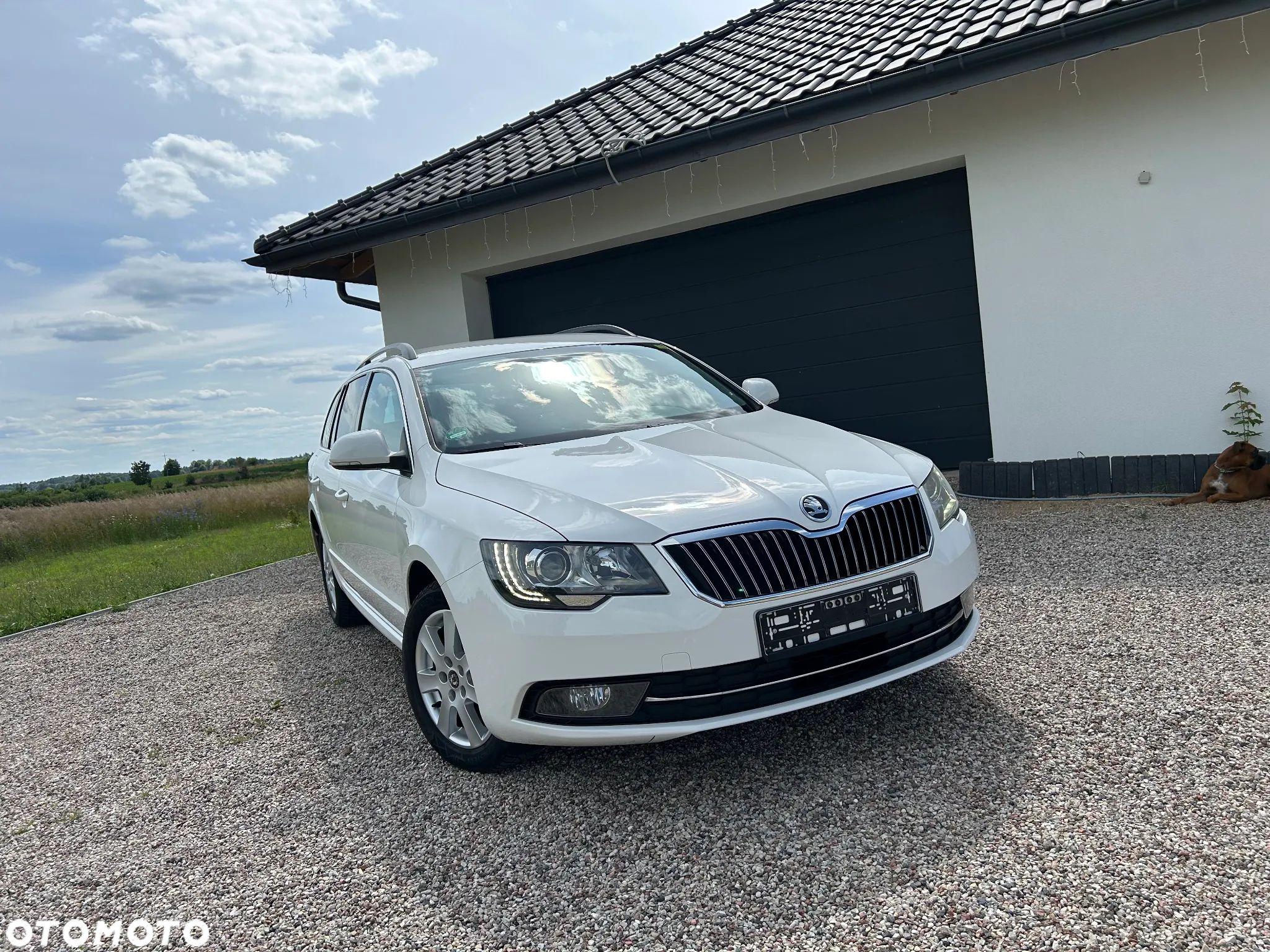 Skoda Superb 2.0 TDI DSG Ambition - 1