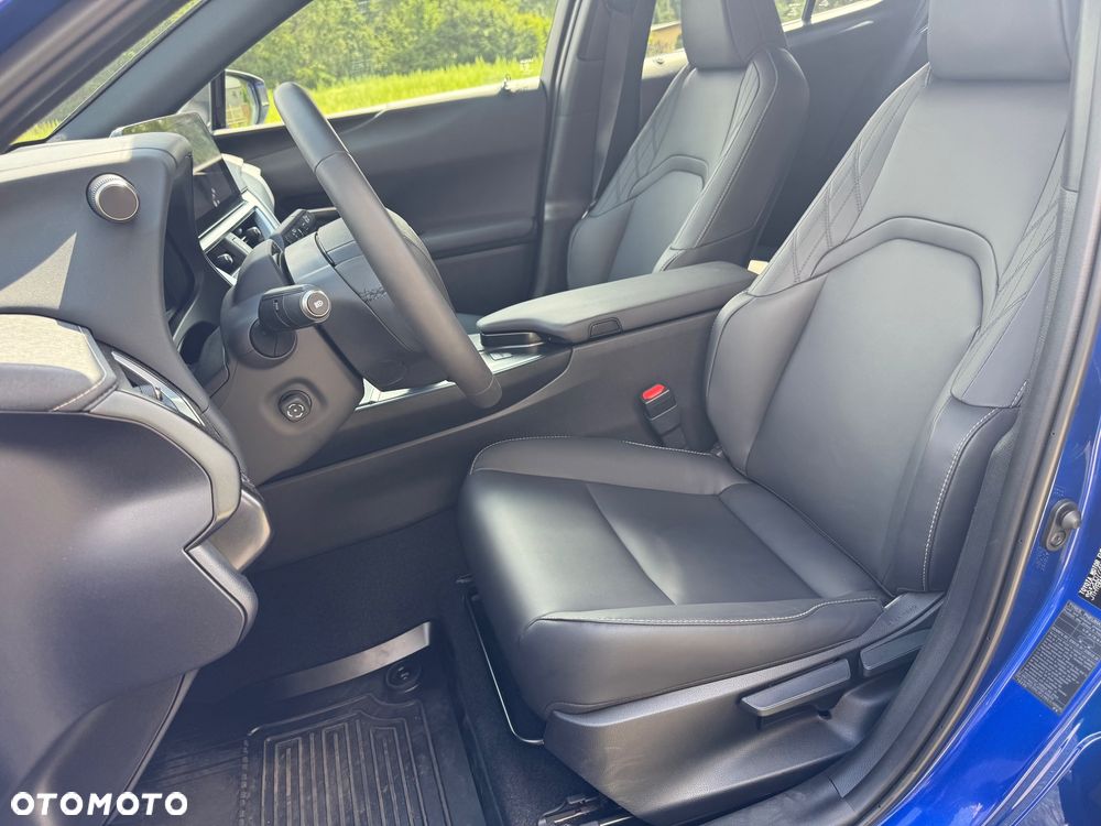 Lexus UX 300h F Sport Design - 6