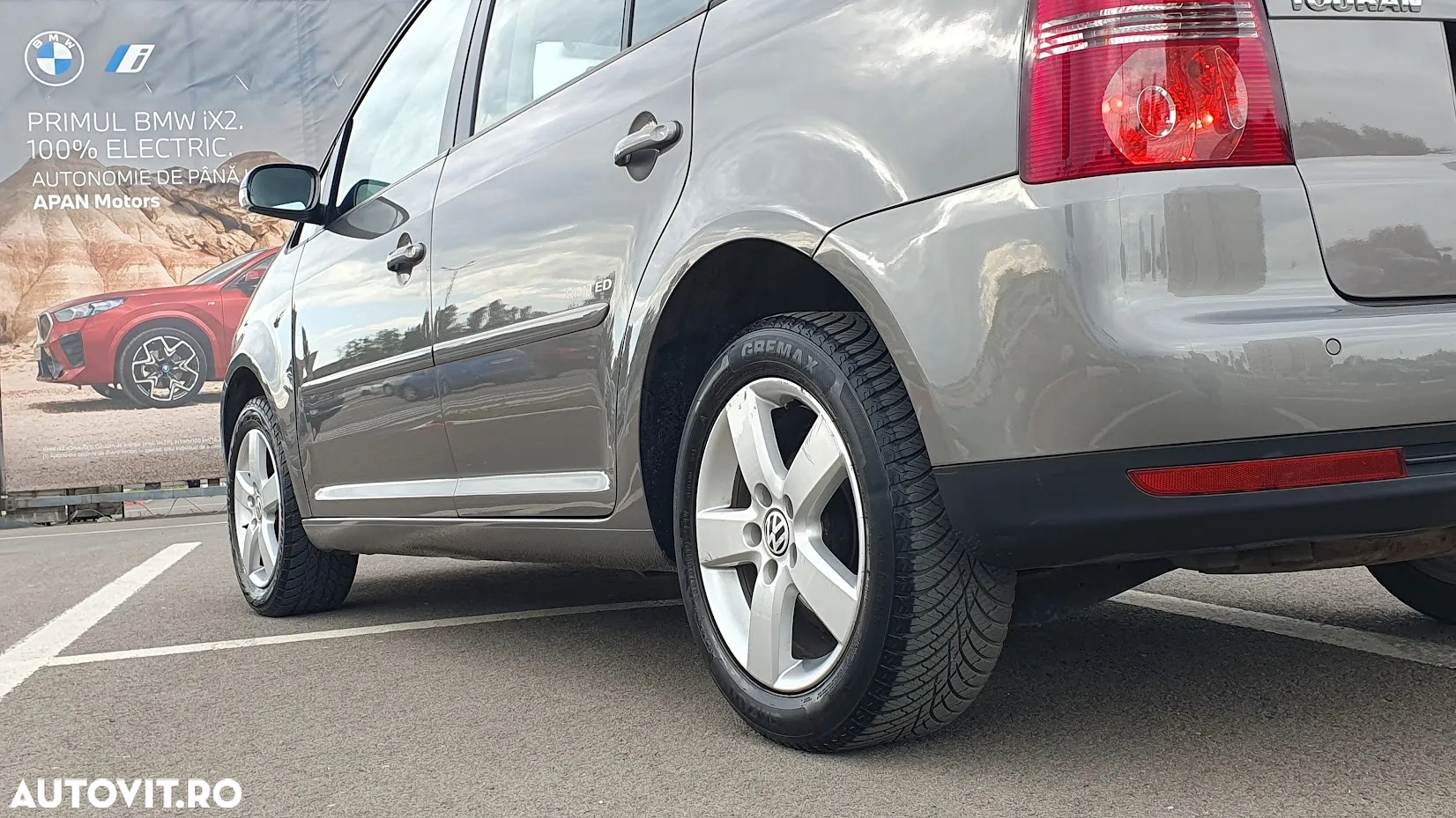 Volkswagen Touran 1.9 TDI DSG United - 6
