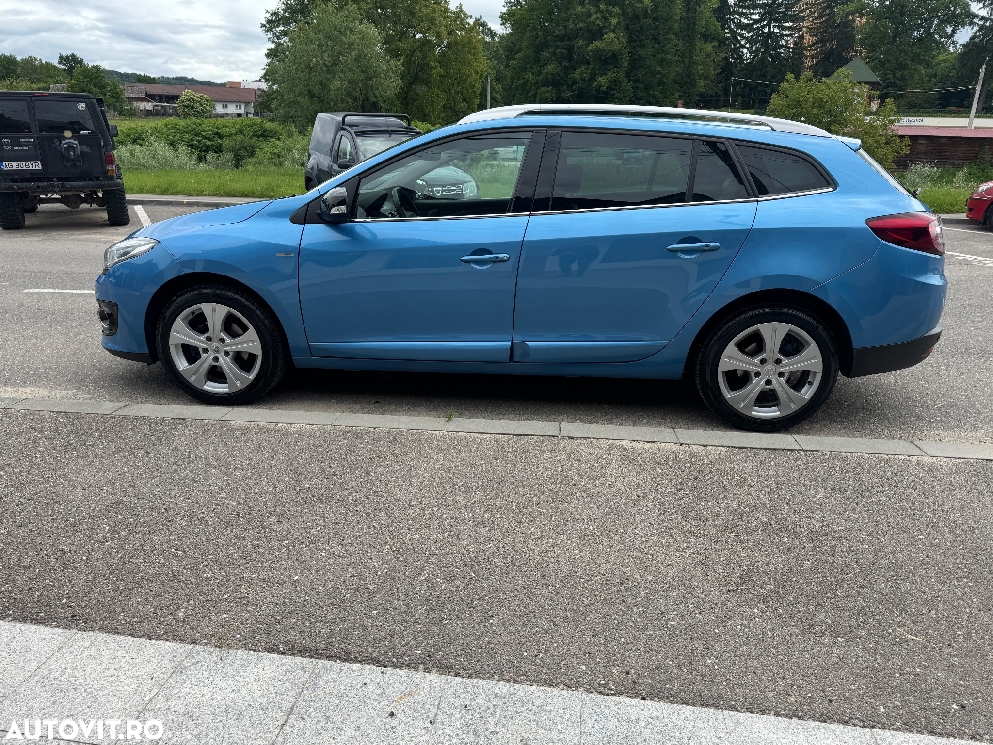 Renault Megane ENERGY TCe 130 BOSE EDITION - 10