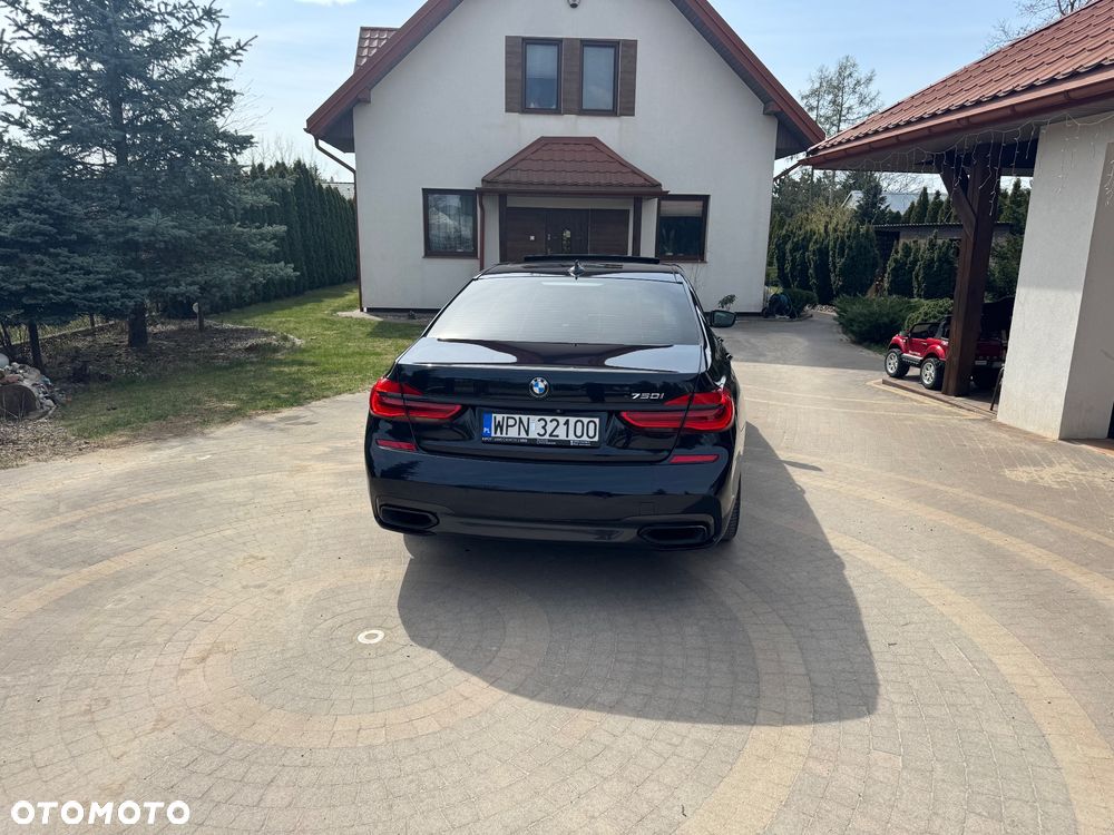 BMW Seria 7 750Li - 6