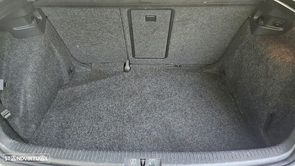 VW Golf 1.6 TDi Confortline - 24