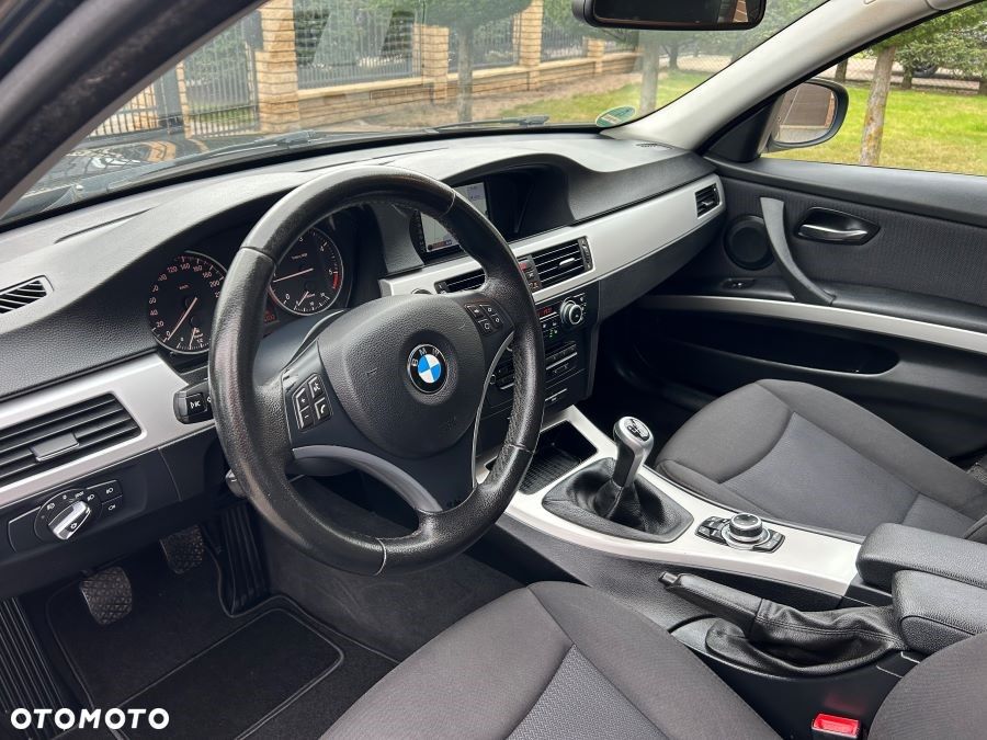 BMW Seria 3 320d DPF - 12