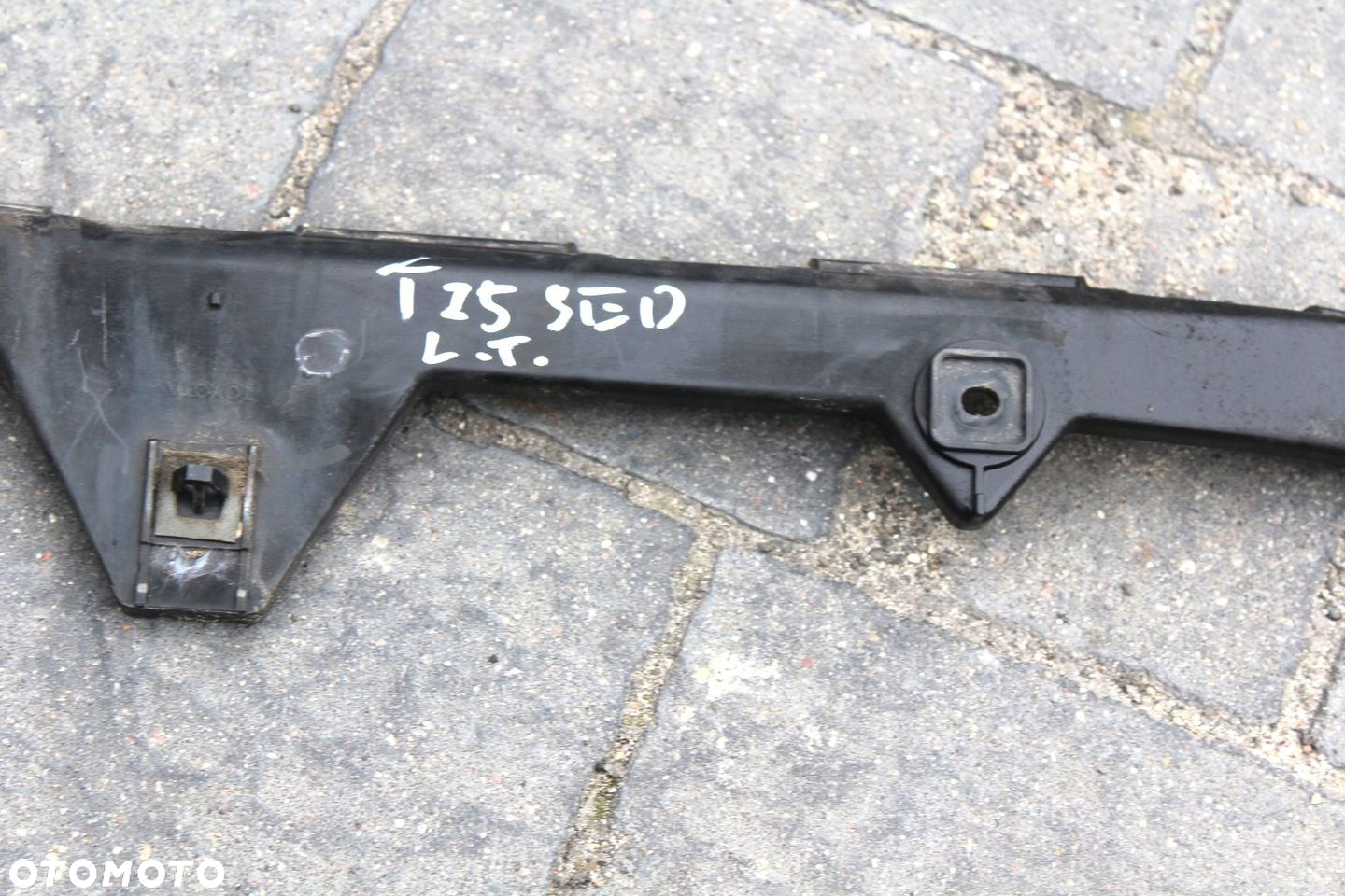 ŚLIZG ZDERZAKA LEWY TYŁ AVENSIS T25 SEDAN 52576-05030 - 4