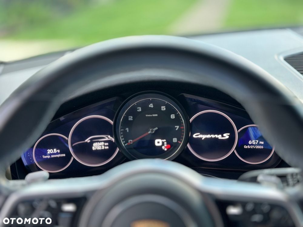 Porsche Cayenne S Platinum Edition - 22