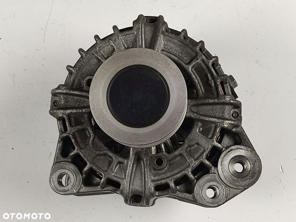 VOLVO XC40 2.0T T4 17-21r Alternator - 8