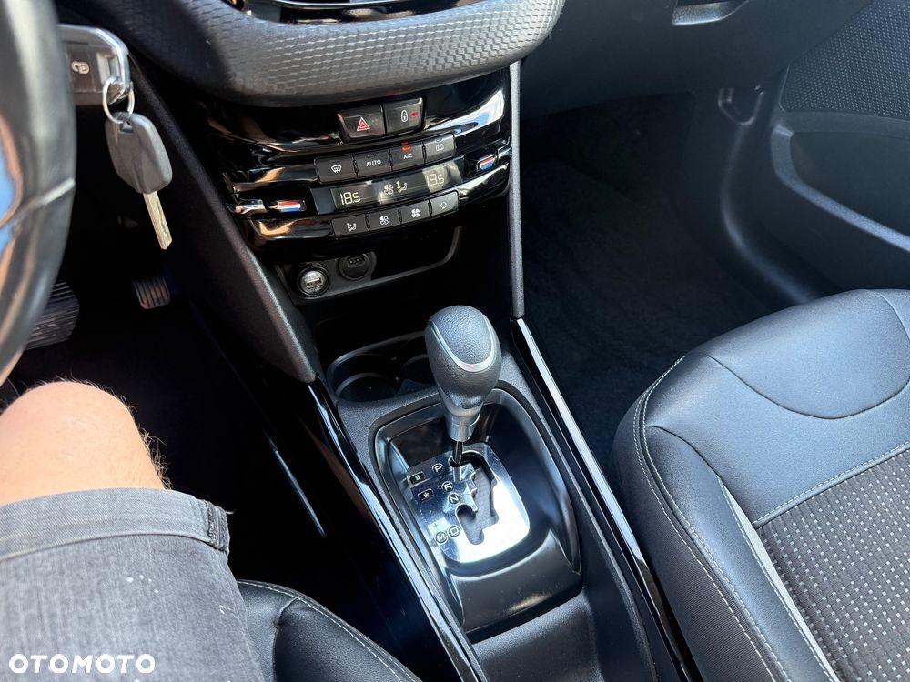 Peugeot 2008 PureTech 110 GPF Stop&Start EAT6 Allure - 19