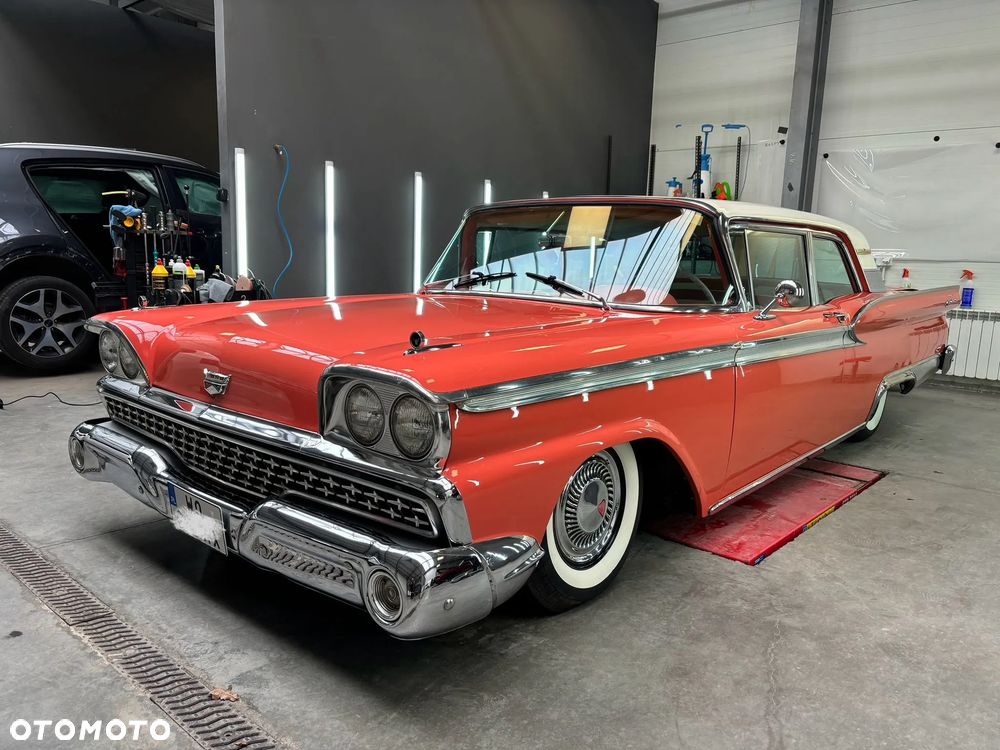 Ford Fairlane - 8