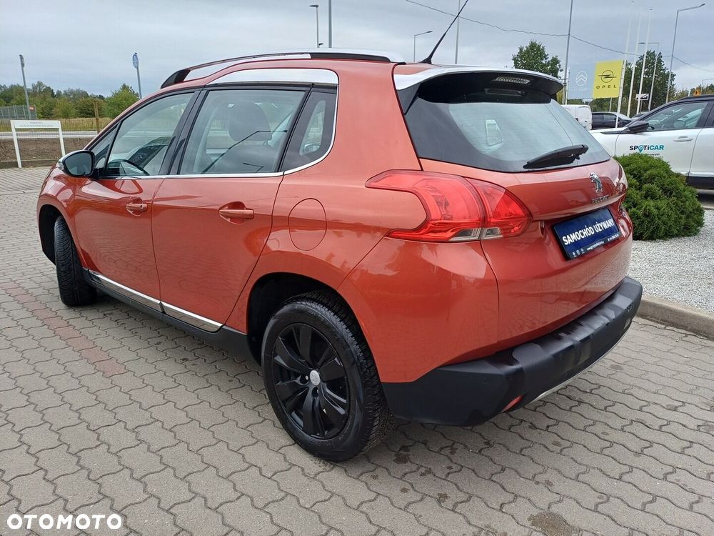 Peugeot 2008 1.2 Pure Tech Allure S&S - 4
