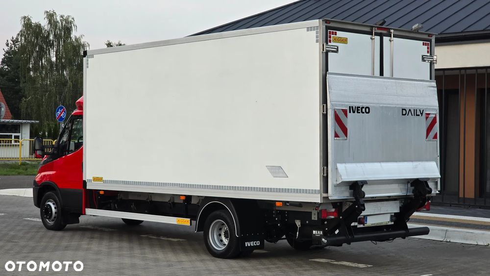 Iveco IVECO DAILY 72C18 3.0 180KM DMC 7200 ❗❗ MODEL 2019 / CARRIER XARIOS 500 / MROŹNIA +32 -32 / ZABUDOWA JEGGER 10 EP / GRUBA ŚCIANA / WINDA BAR 1000KG / NAVI / KAMERA COFANIA / RADAR  / SERWIS ASO / ŁADOWNOŚĆ 3600KG❗❗ JAK NOWY❗❗ - 4