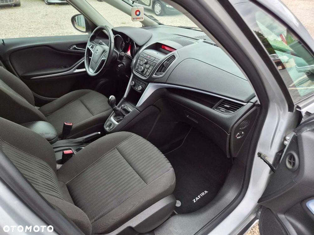 Opel Zafira - 24