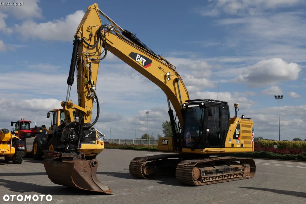 Caterpillar 323 - 1