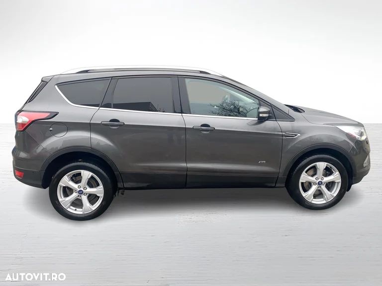 Ford Kuga 2.0 TDCi 4WD Powershift Titanium - 3