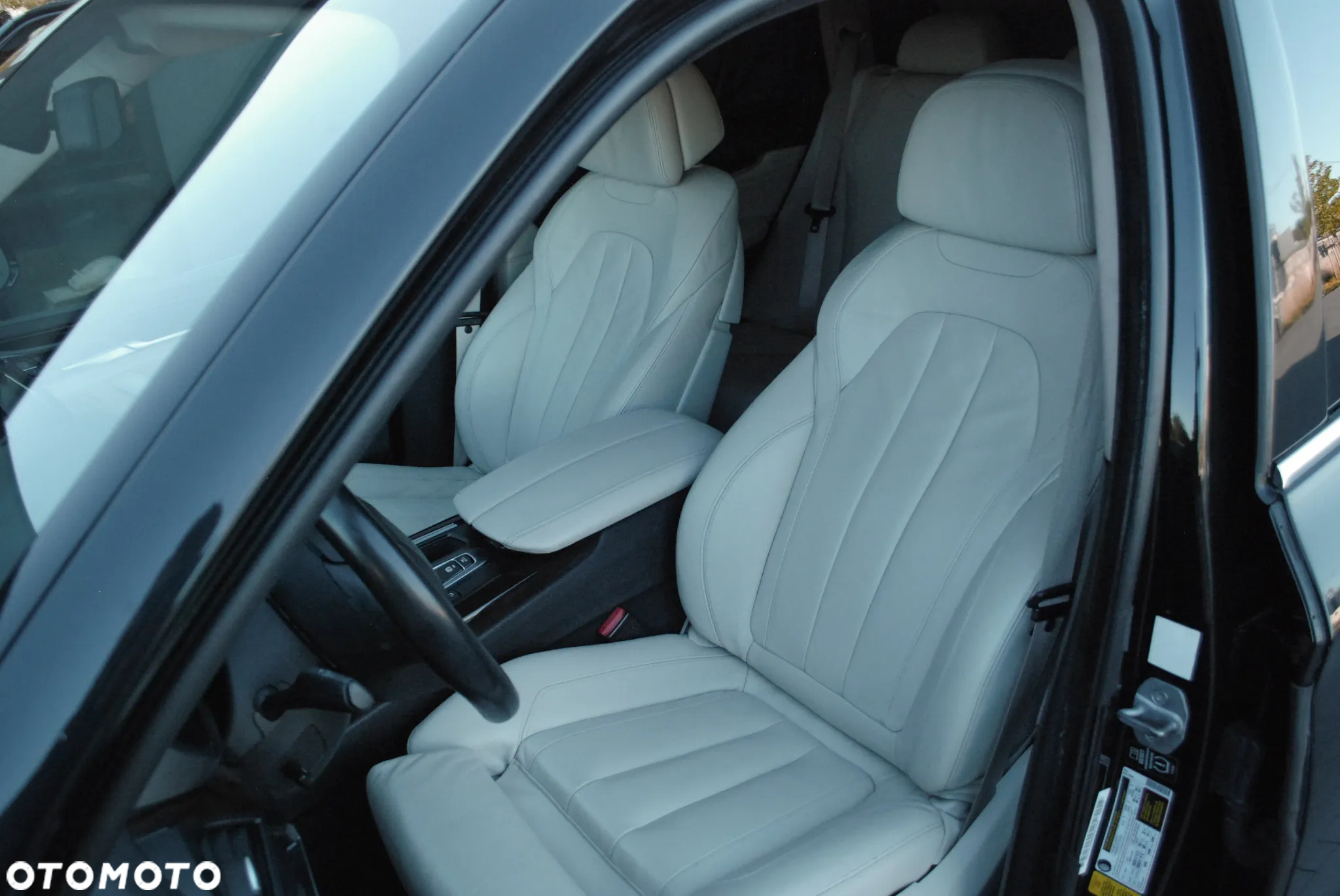 BMW X5 5.0i xDrive - 21