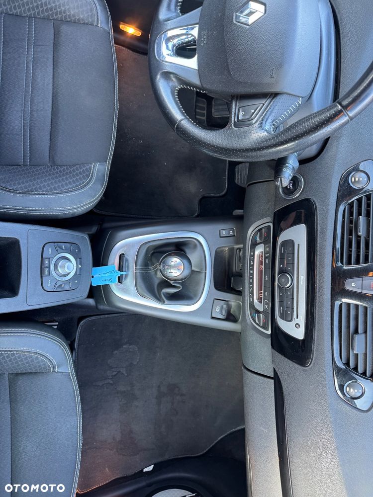 Renault Scenic - 17