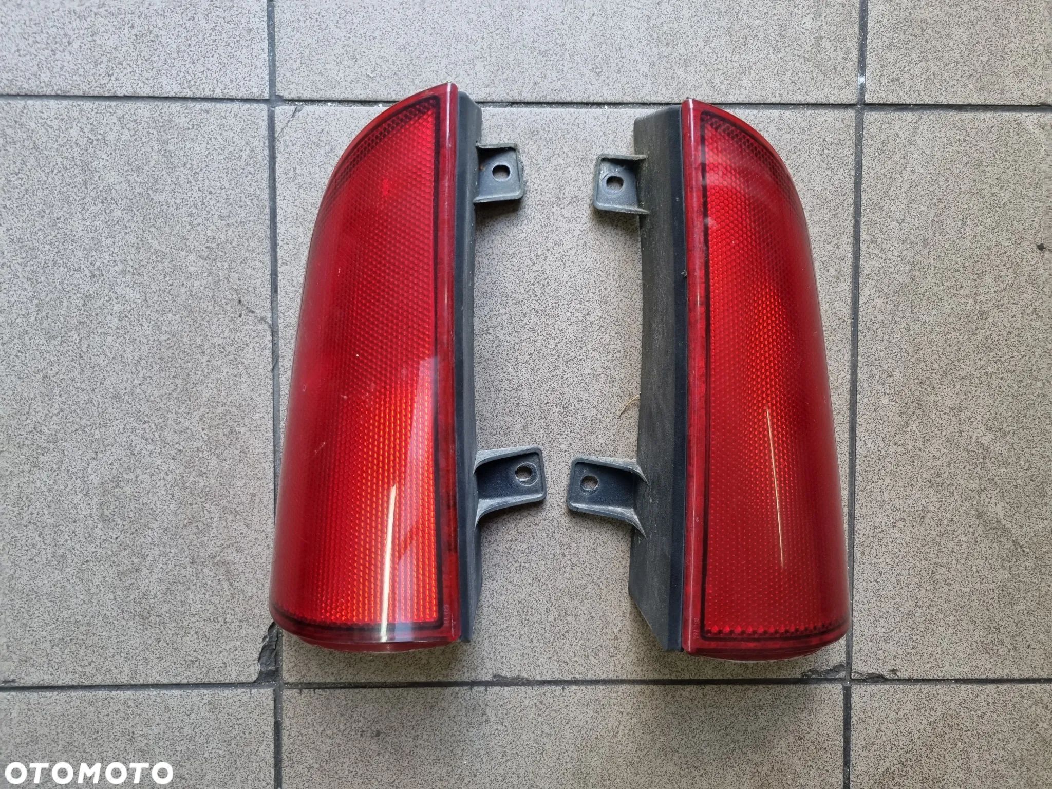 LAMPA ODBLASK TYŁ LEWY PRAWY EU MERCEDES VITO 639 03-10r. - 1