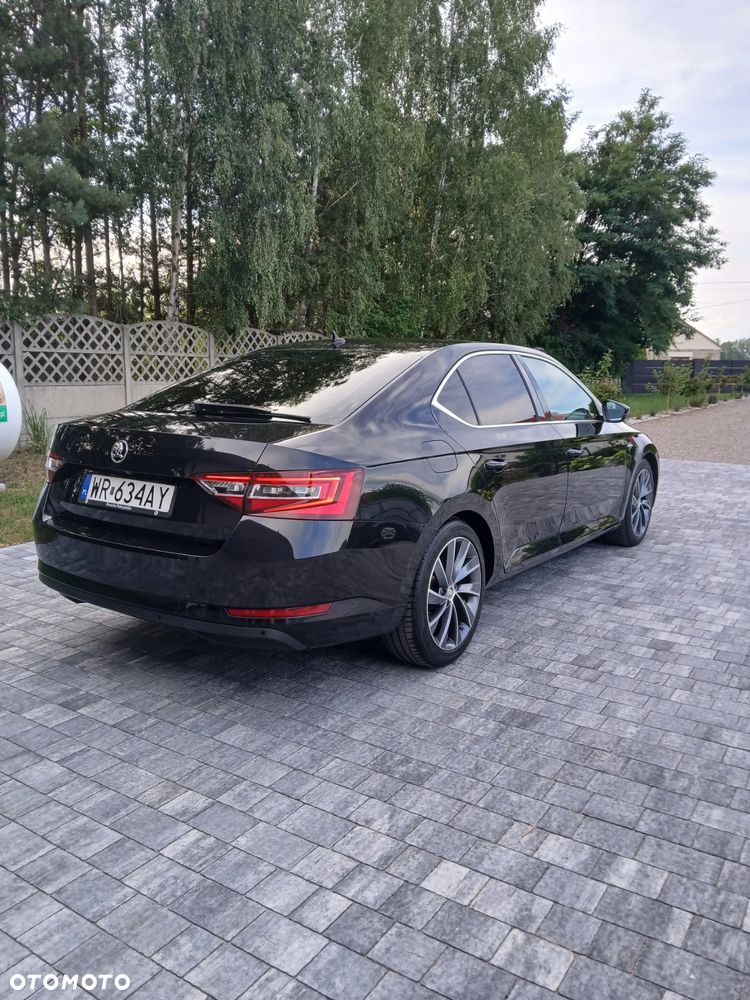 Skoda Superb 2.0 TDI DSG L&K - 21