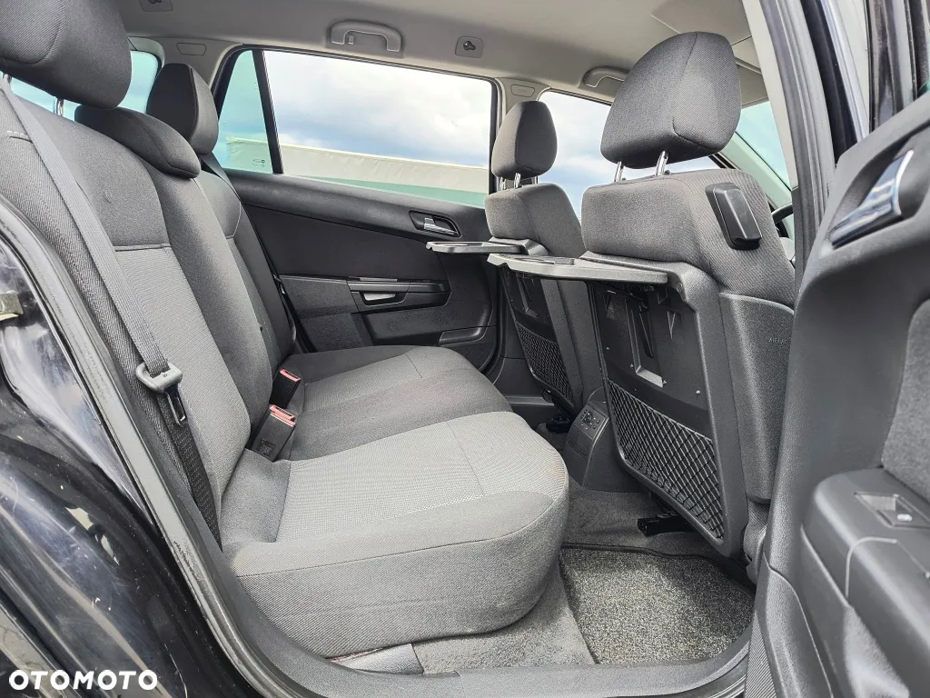 Opel Astra 1.8 Caravan Edition - 18