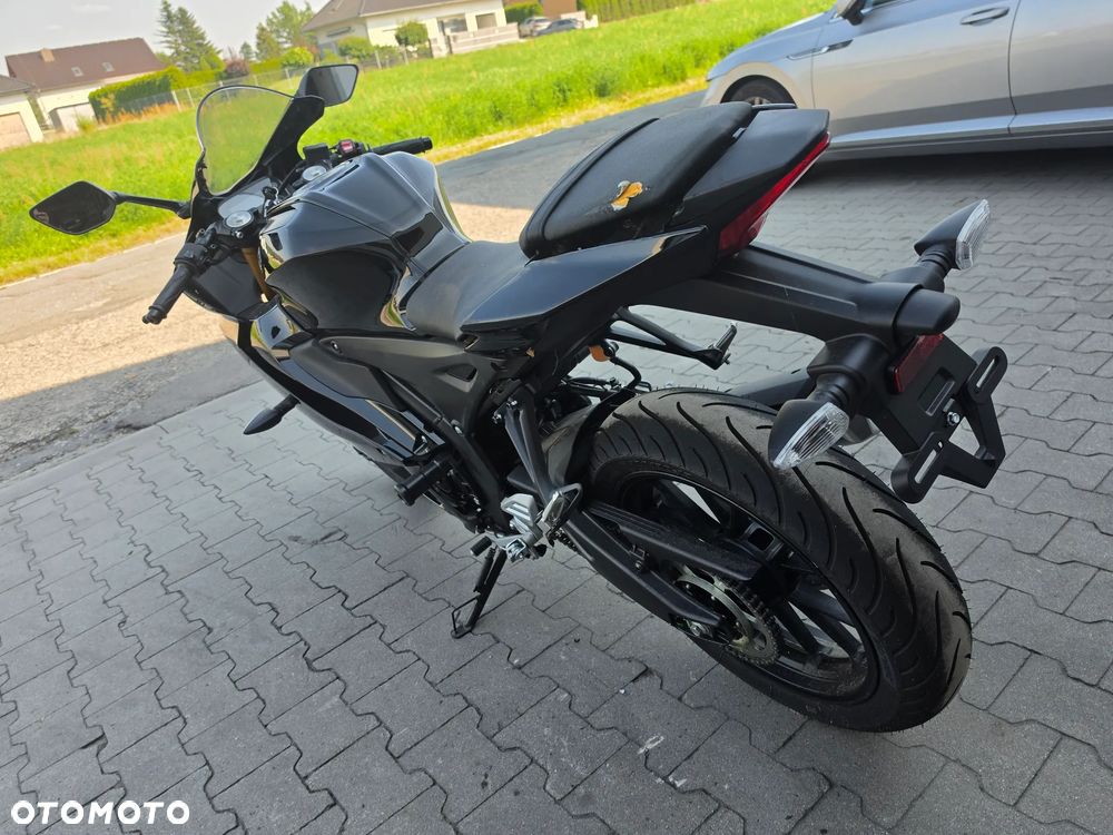 Yamaha YZF - 6