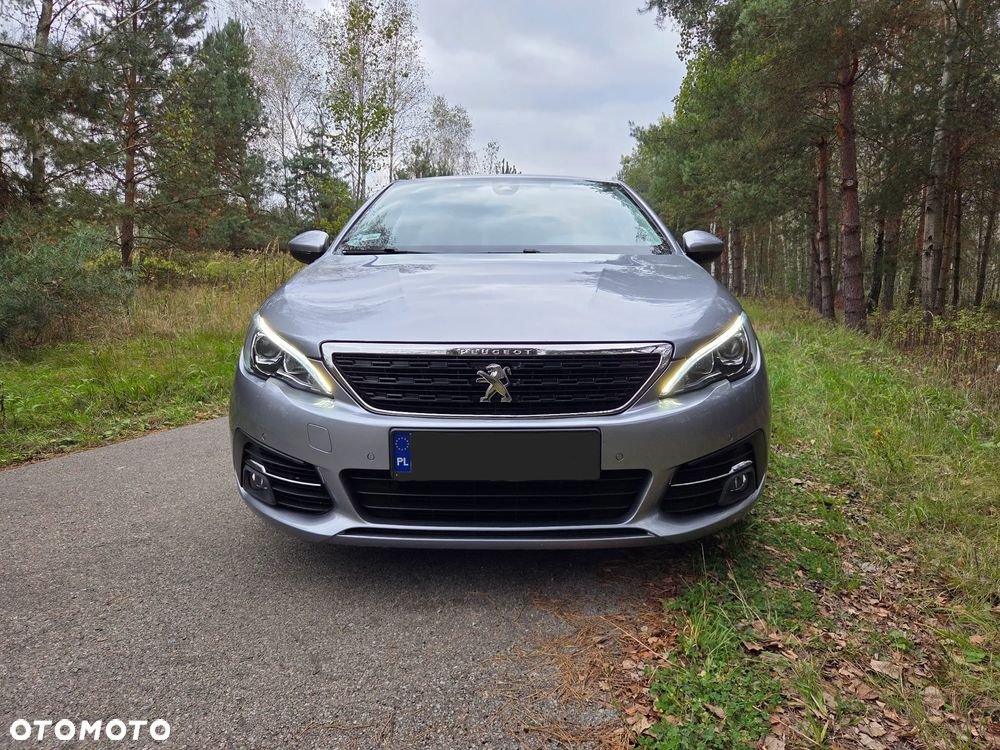 Peugeot 308 - 8