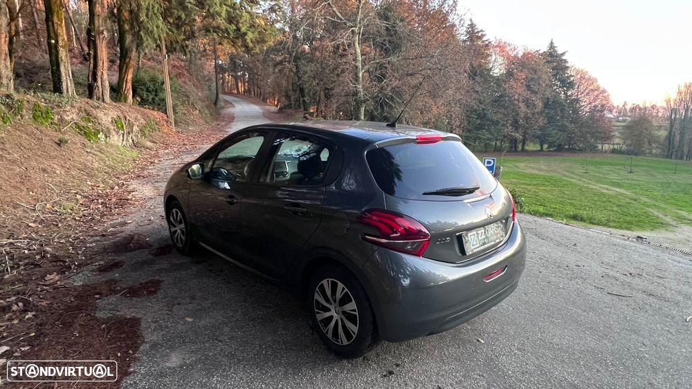 Peugeot 208 e-HDi 92 Stop&Start Style - 6