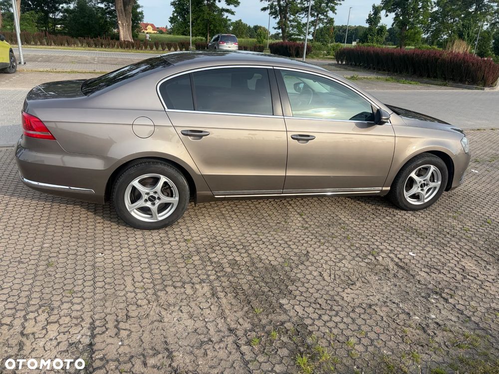 Volkswagen Passat 2.0 TDI Comfortline - 7