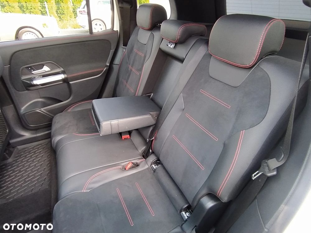 Mercedes-Benz GLB 250 4-Matic AMG Line 8G-DCT - 23
