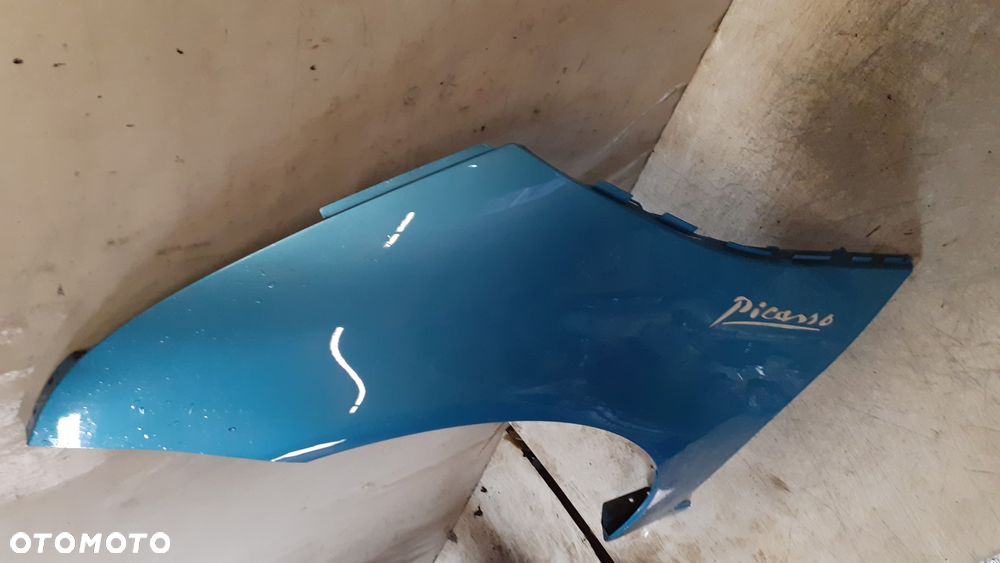 * CITROEN C4  GRAND PICASSO BŁOTNIK LEWY PRZEDNI KNYC NIEBIESKI - 2