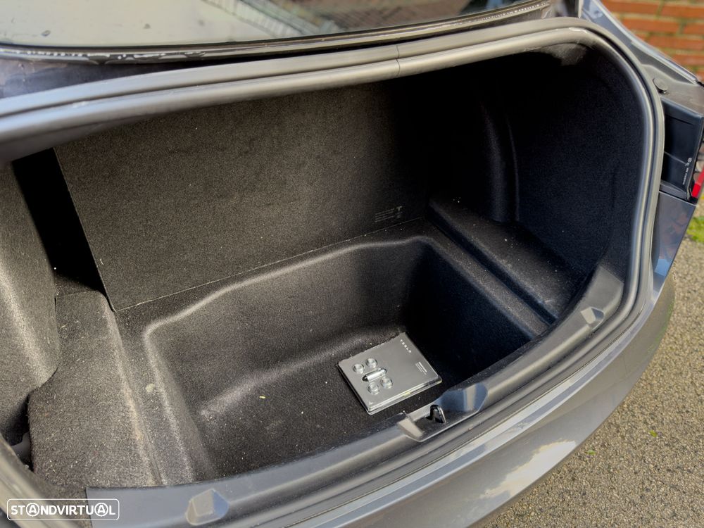 Tesla Model 3 Standard Range Plus RWD - 11