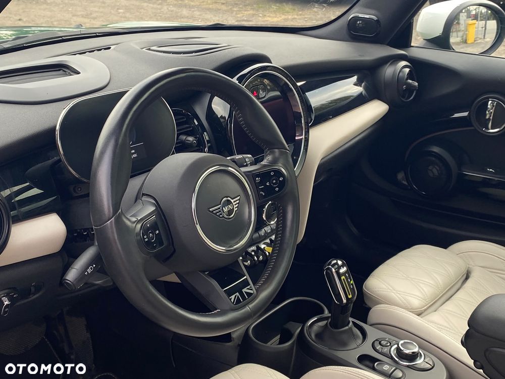 MINI Cooper SE Essential Trim - 17