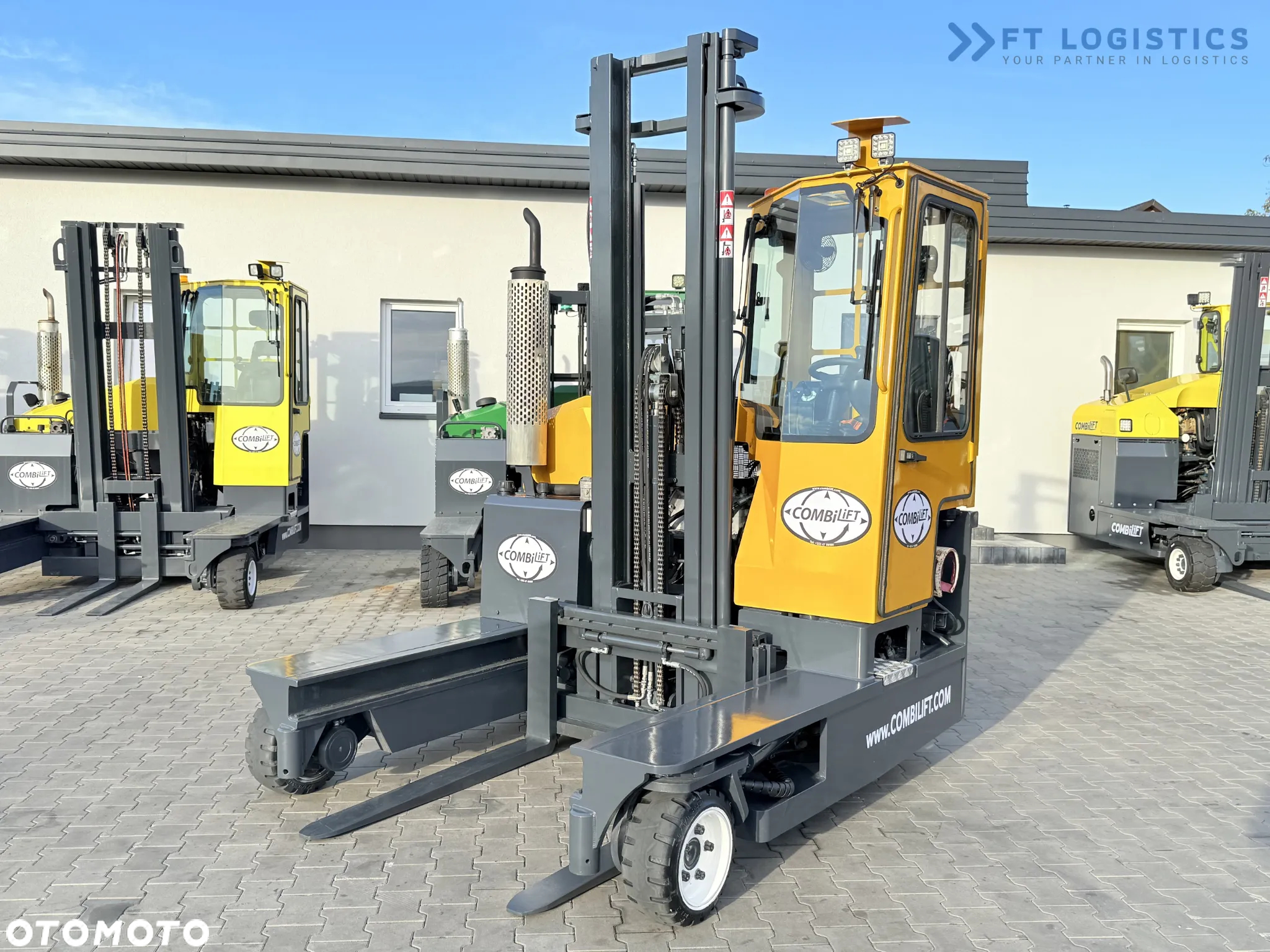 Combilift WÓZEK CZTEROKIERUNKOWY - WIELOKIERUNKOWY C3000 / GAZ/ DUPLEX 4500MM /JEDYNE 3096 MOTOGODZIN /  PRZESUW WIDEŁ / PEŁNA KABINA / STAN IDEALNY / Szeroka oferta wózków czterokierunkowych i bocznych, dopasowanych do różnorodnych potrzeb i zastosowań - 4