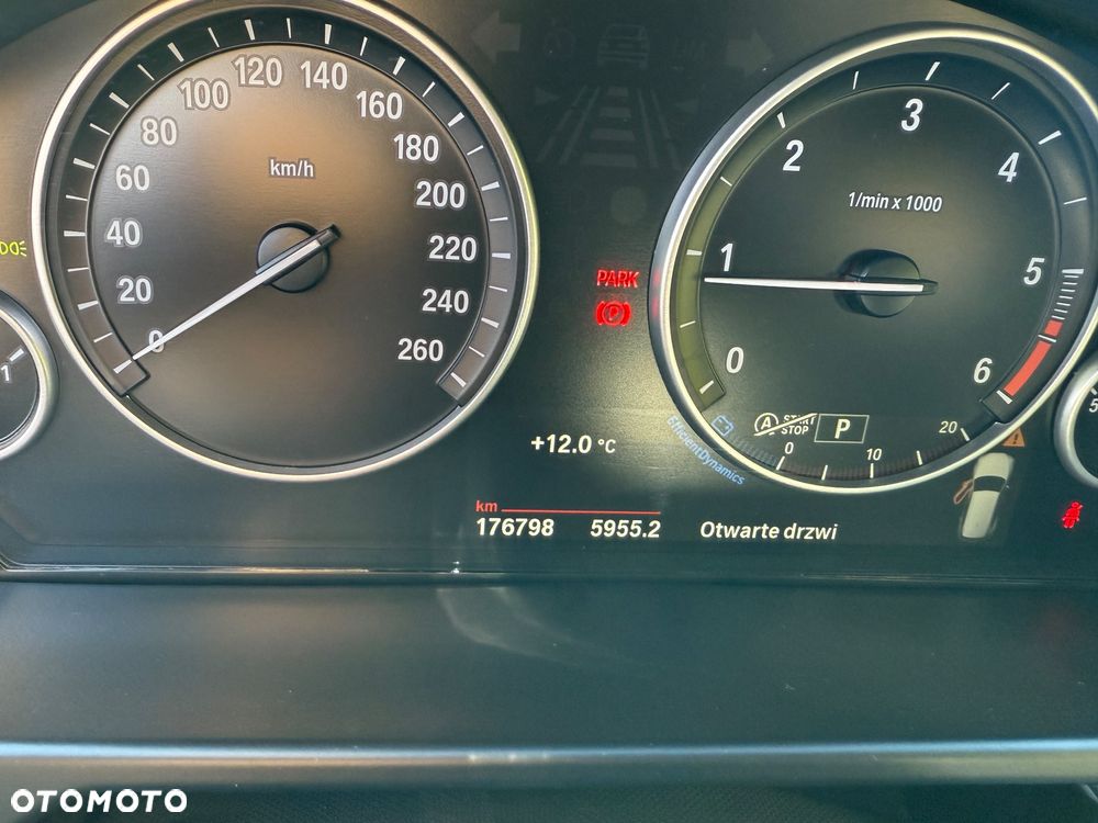 BMW X5 xDrive25d - 29